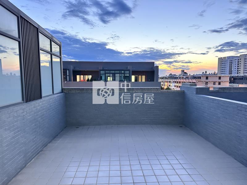 近梧棲童綜合6年大透天房屋室內格局與周邊環境