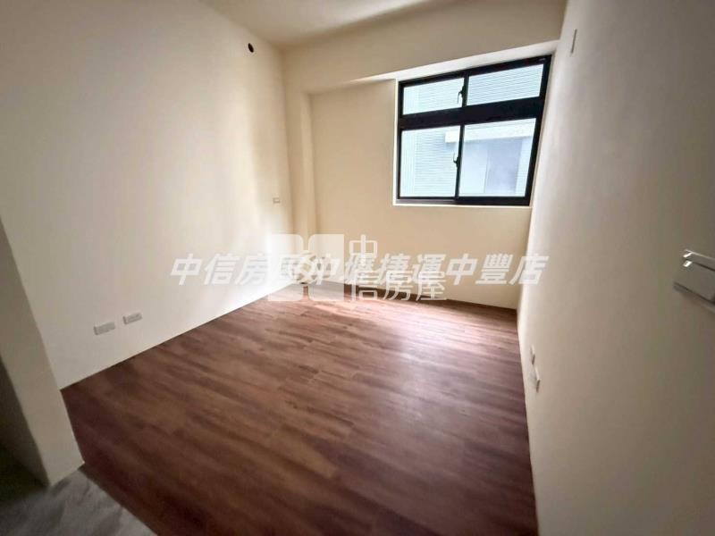 自住首選!富岡車站2分鐘 全新雙車位_電梯豪墅房屋室內格局與周邊環境