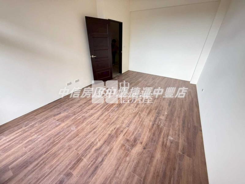 自住首選!富岡車站2分鐘 全新雙車位_電梯豪墅房屋室內格局與周邊環境