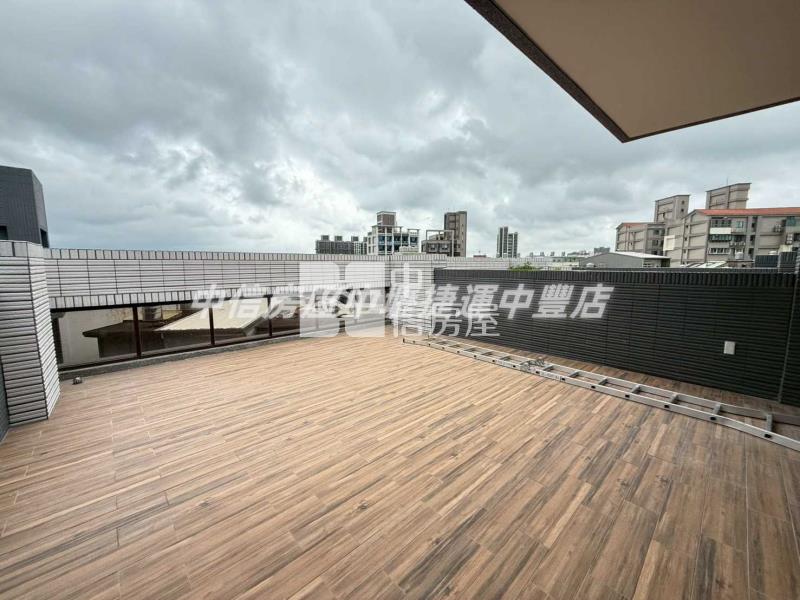 自住首選!富岡車站2分鐘 全新雙車位_電梯豪墅房屋室內格局與周邊環境