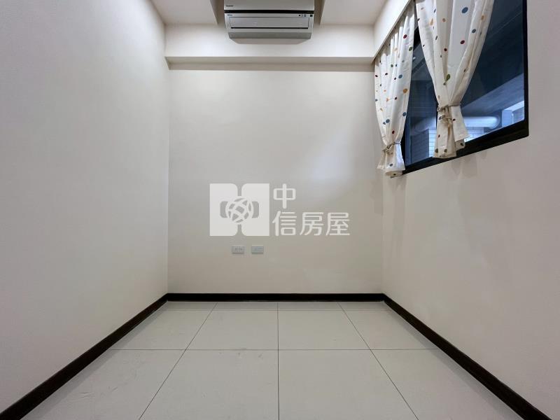 機捷朝南次頂樓三房平車裝潢戶|松築瓚房屋室內格局與周邊環境