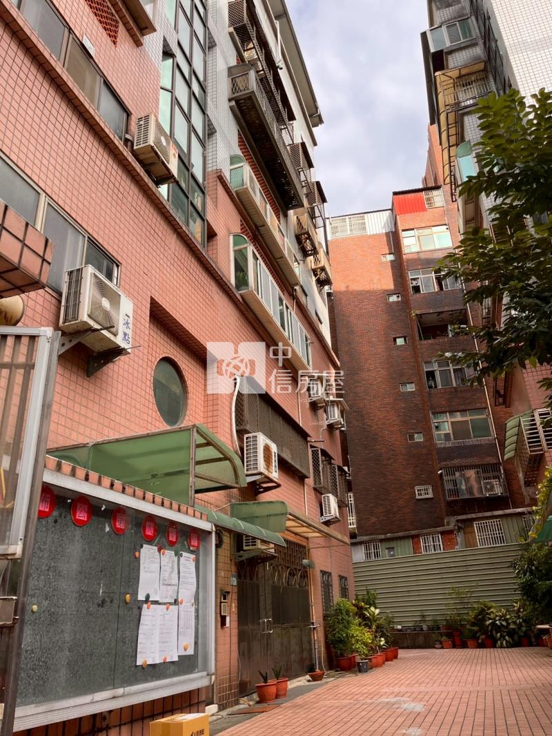 復旦路二段皇家大第7樓華夏3房房屋室內格局與周邊環境