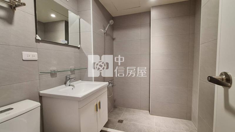 南區興大國圖美裝三房車位房屋室內格局與周邊環境