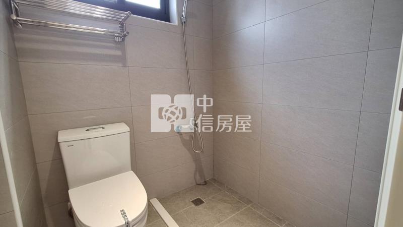 南區興大國圖美裝三房車位房屋室內格局與周邊環境