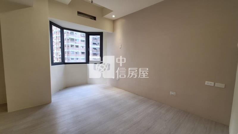 南區興大國圖美裝三房車位房屋室內格局與周邊環境
