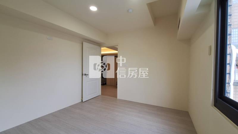 南區興大國圖美裝三房車位房屋室內格局與周邊環境