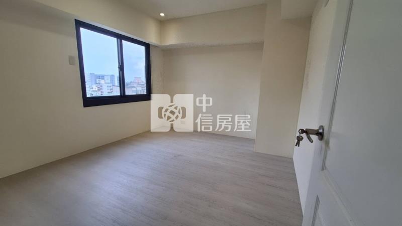 南區興大國圖美裝三房車位房屋室內格局與周邊環境