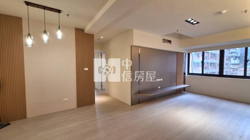 南區興大國圖美裝三房車位房屋室內格局與周邊環境