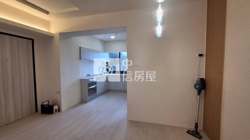 南區興大國圖美裝三房車位房屋室內格局與周邊環境