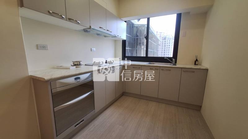 南區興大國圖美裝三房車位房屋室內格局與周邊環境