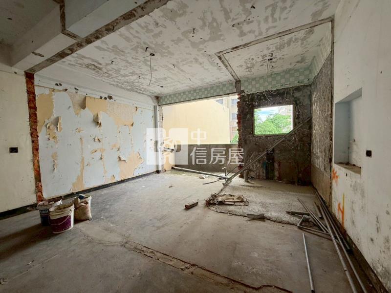 體育園區旁大地坪透天房屋室內格局與周邊環境