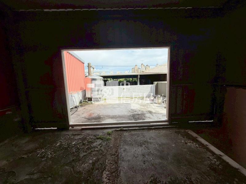 體育園區旁大地坪透天房屋室內格局與周邊環境