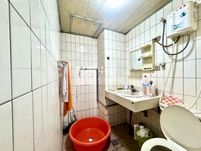 中原小富翁套房房屋室內格局與周邊環境