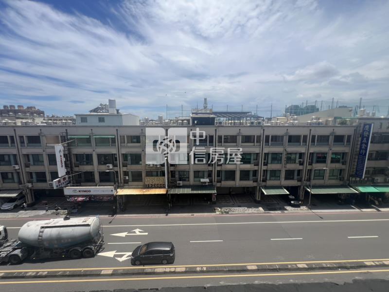 (專)近88交流道鳳頂路透天金店面房屋室內格局與周邊環境