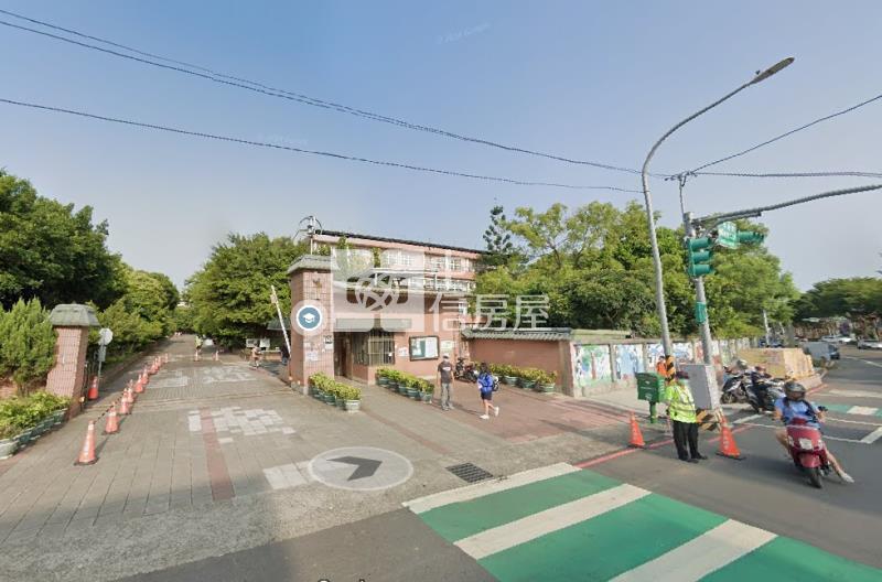 【新世紀】南勢重劃區前院停車金店墅房屋室內格局與周邊環境