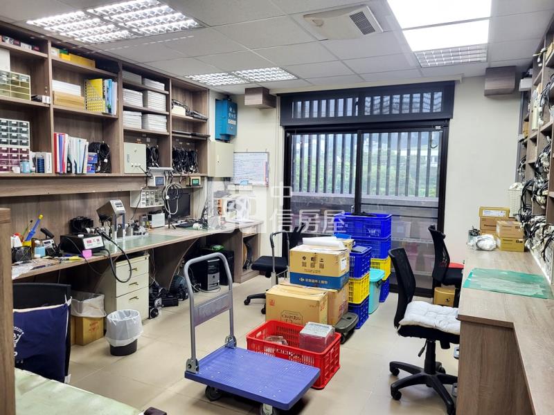 【新世紀】南勢重劃區雙面臨路大地坪電梯辦公店墅房屋室內格局與周邊環境