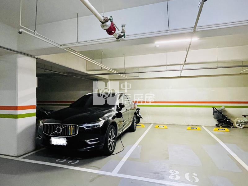 烏日高鐵特區四房+連號雙平車視野戶房屋室內格局與周邊環境
