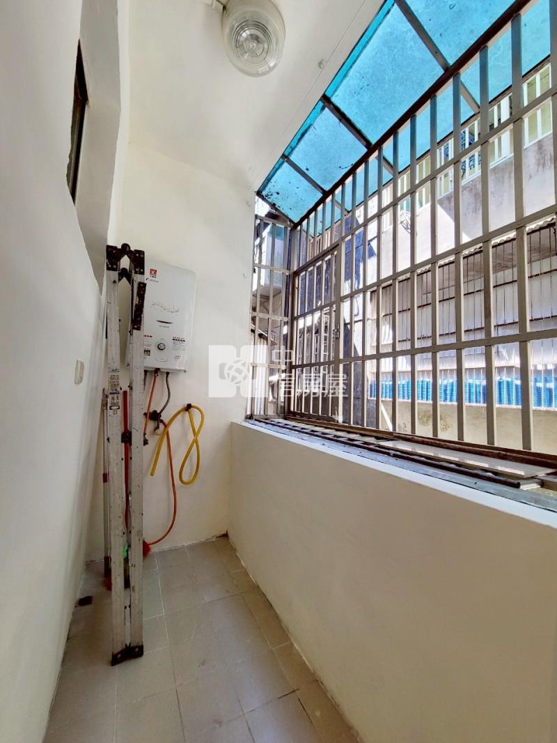中豐路旁公寓二樓房屋室內格局與周邊環境