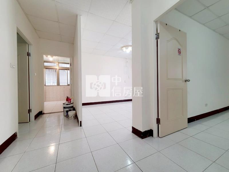 中豐路旁公寓二樓房屋室內格局與周邊環境