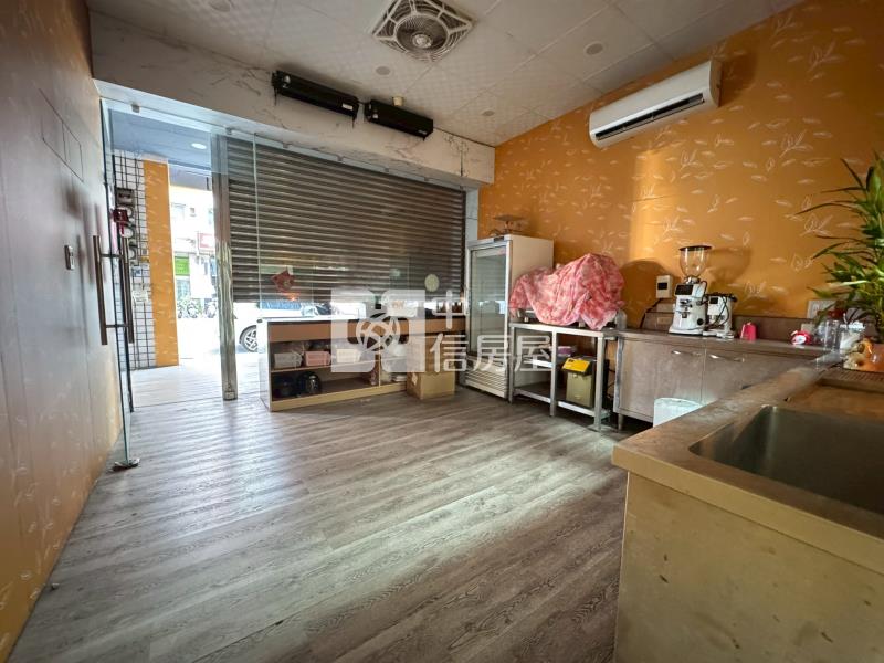大里稅捐處正20米中興路電梯透店+8套房屋室內格局與周邊環境