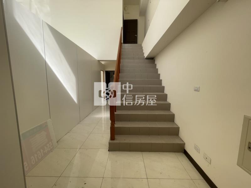 【安家】竹北高鐵特區和發優創客邊間大面寬店面房屋室內格局與周邊環境