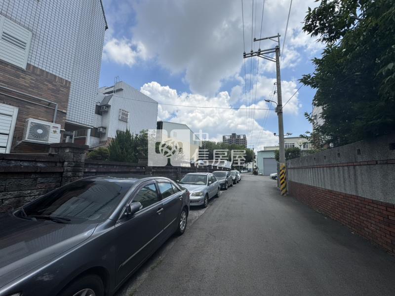 近高鐵自地自建美建地房屋室內格局與周邊環境