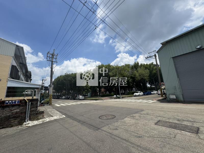 近高鐵自地自建美建地房屋室內格局與周邊環境