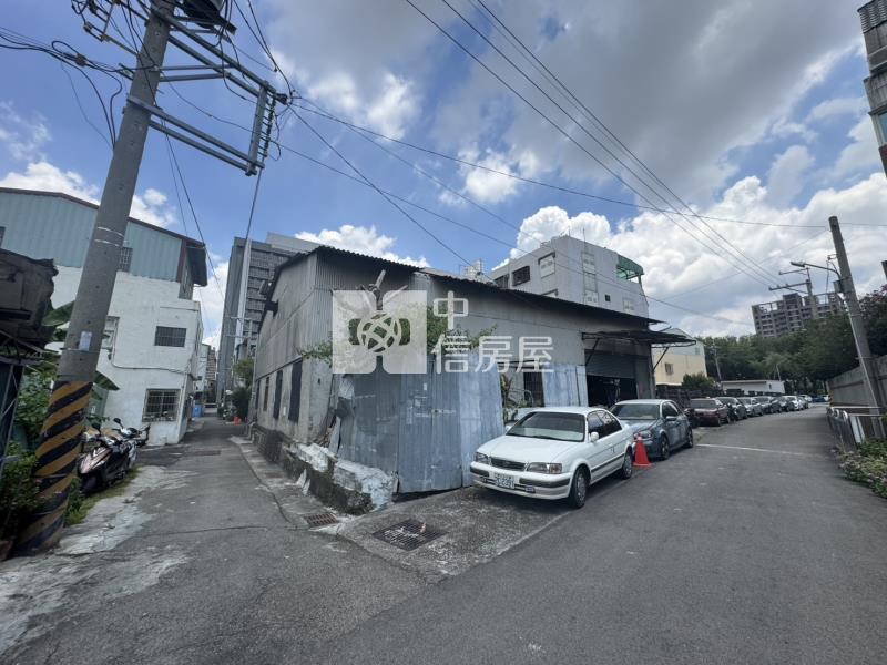 近高鐵自地自建美建地房屋室內格局與周邊環境
