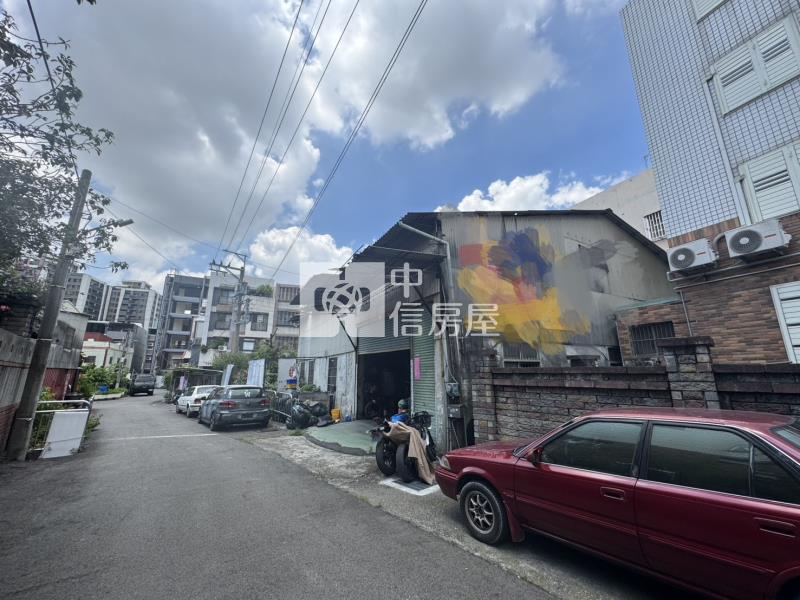 近高鐵自地自建美建地房屋室內格局與周邊環境