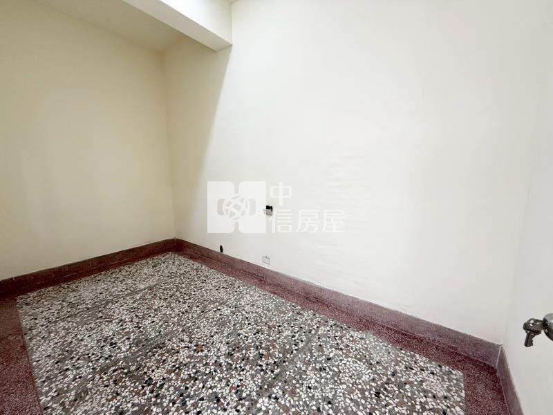 建平國小懷舊邊間透天房屋室內格局與周邊環境