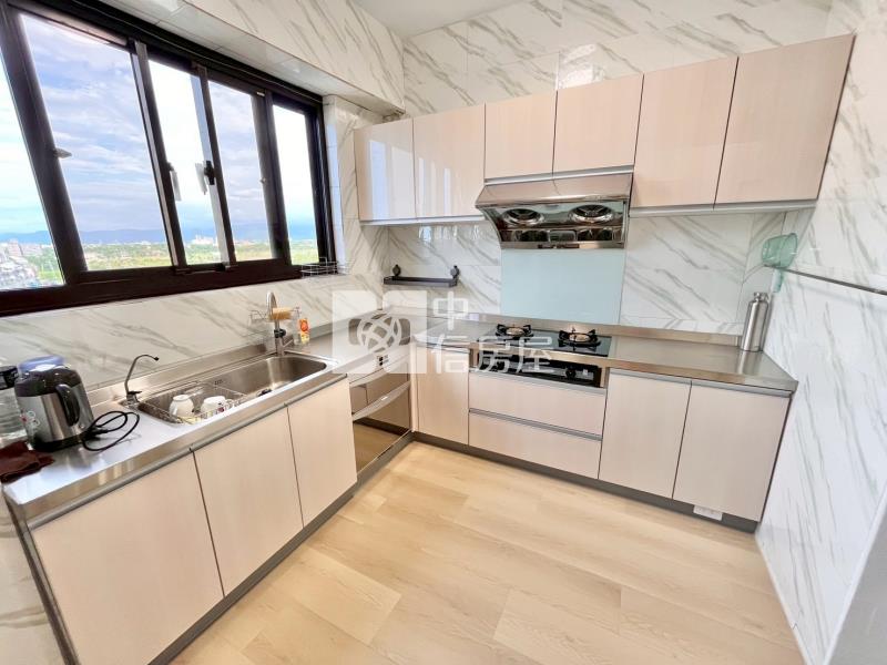 重劃區電梯3改2房車房屋室內格局與周邊環境