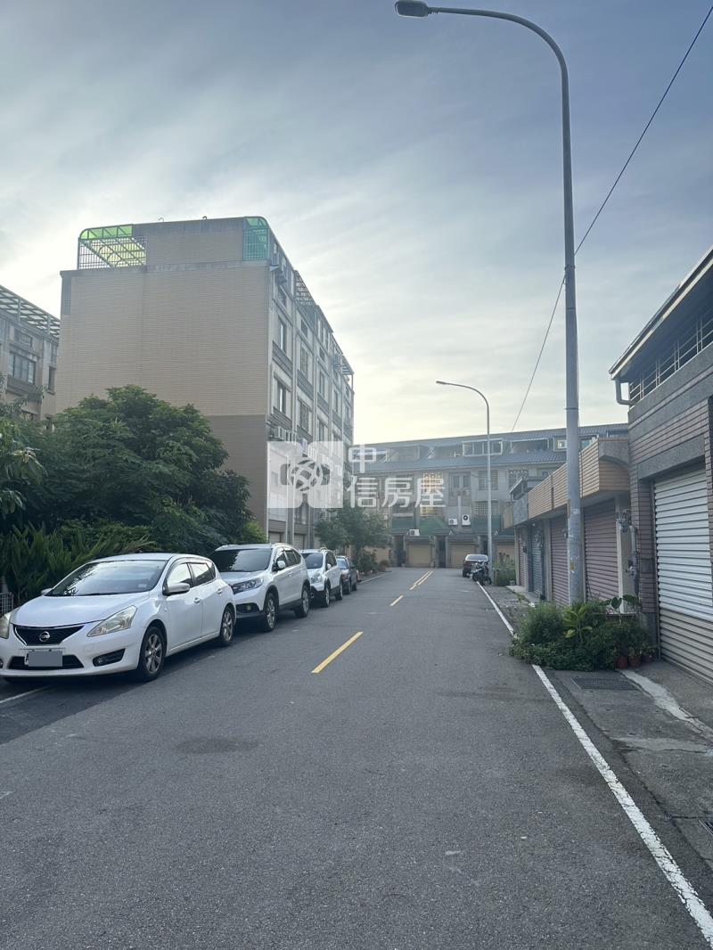 大里立新重劃區大面寬方正建地房屋室內格局與周邊環境