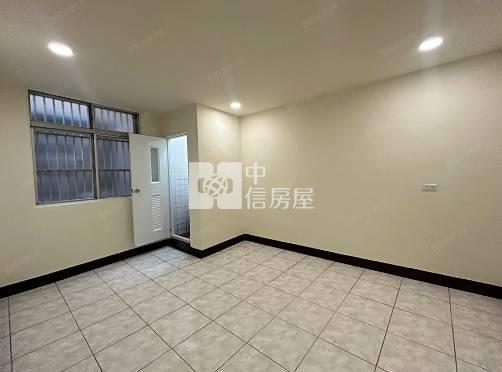 伍佰俱樂部最低價透天房屋室內格局與周邊環境