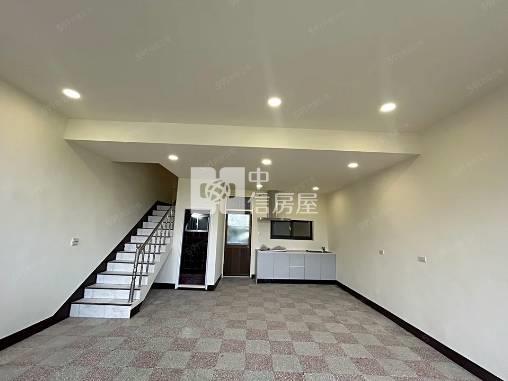 伍佰俱樂部最低價透天房屋室內格局與周邊環境