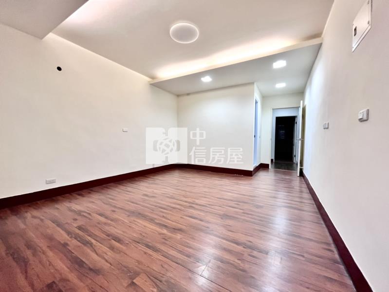 科博館精美車庫透天房屋室內格局與周邊環境