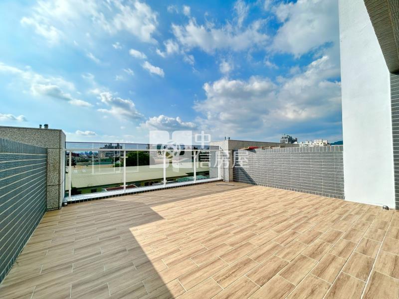 全新四套房電梯美墅房屋室內格局與周邊環境