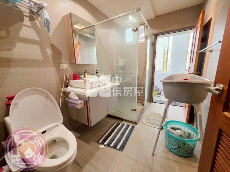 近台31百萬裝潢美透天房屋室內格局與周邊環境
