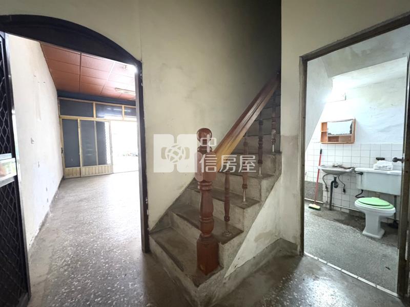 東山商圈一新二街透天房屋室內格局與周邊環境