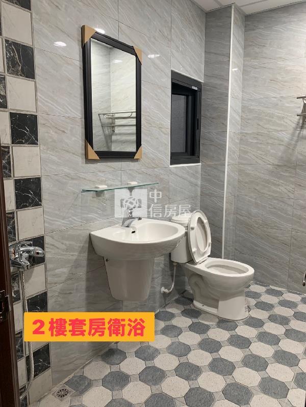 家樂福商圈全新翻修透天車墅房屋室內格局與周邊環境