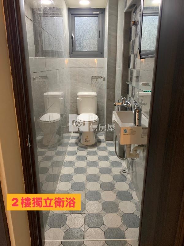 家樂福商圈全新翻修透天車墅房屋室內格局與周邊環境