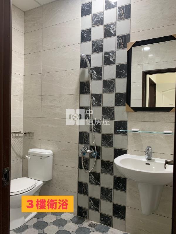 家樂福商圈全新翻修透天車墅房屋室內格局與周邊環境
