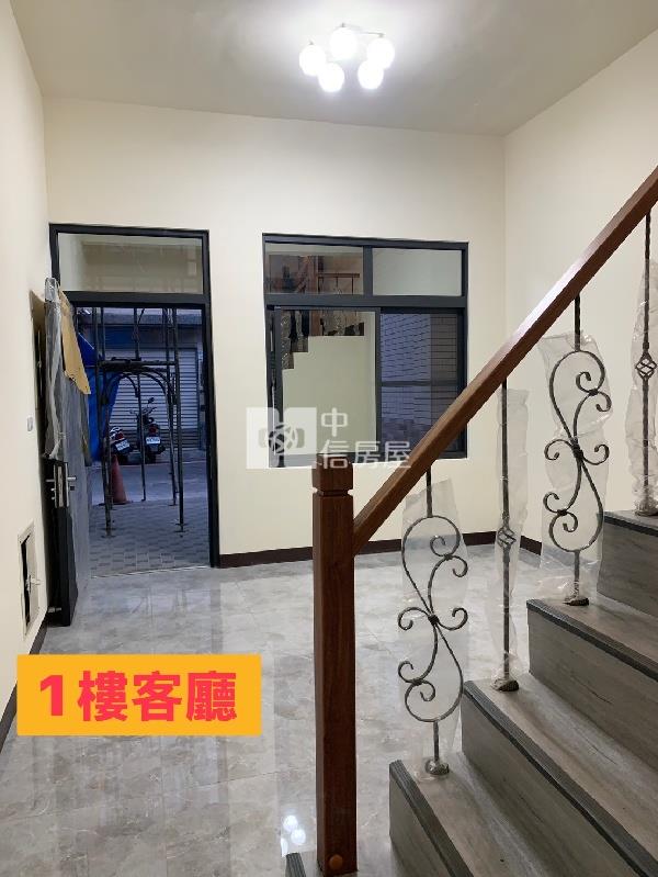 家樂福商圈全新翻修透天車墅房屋室內格局與周邊環境