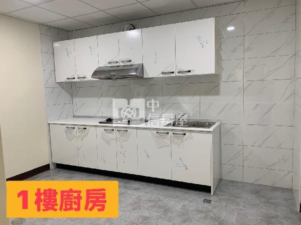 家樂福商圈全新翻修透天車墅房屋室內格局與周邊環境