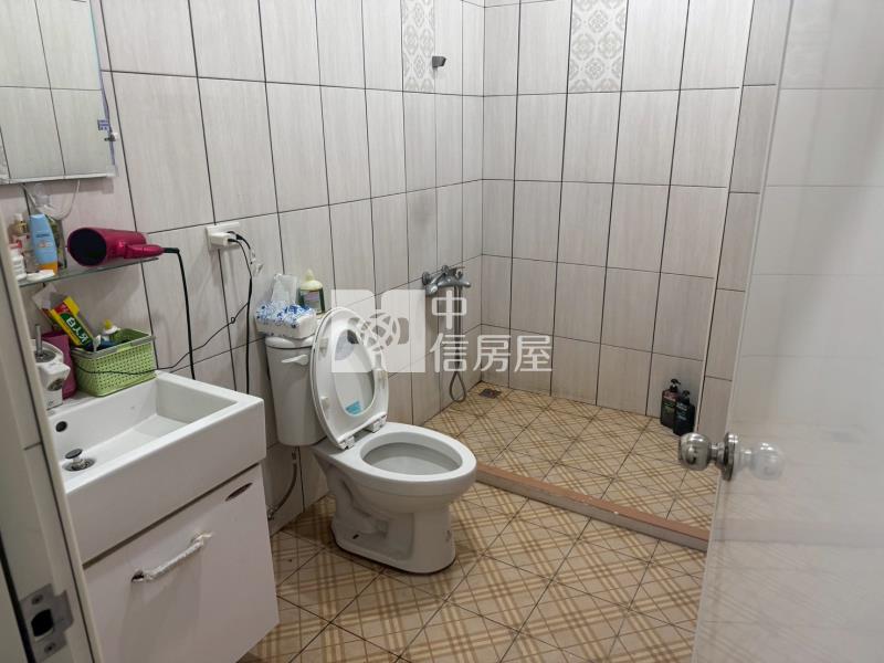 影城旁優質透天房屋室內格局與周邊環境