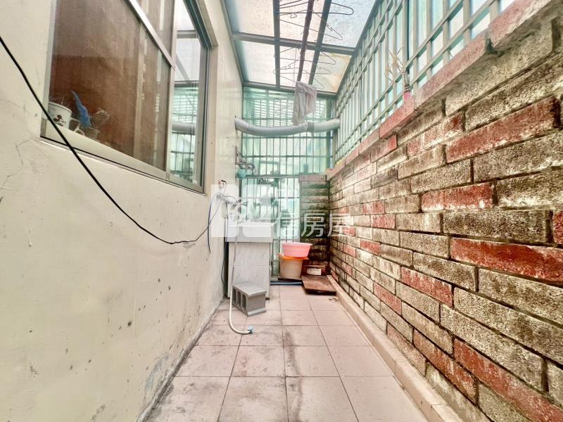 大里市中心雙車花園別墅房屋室內格局與周邊環境
