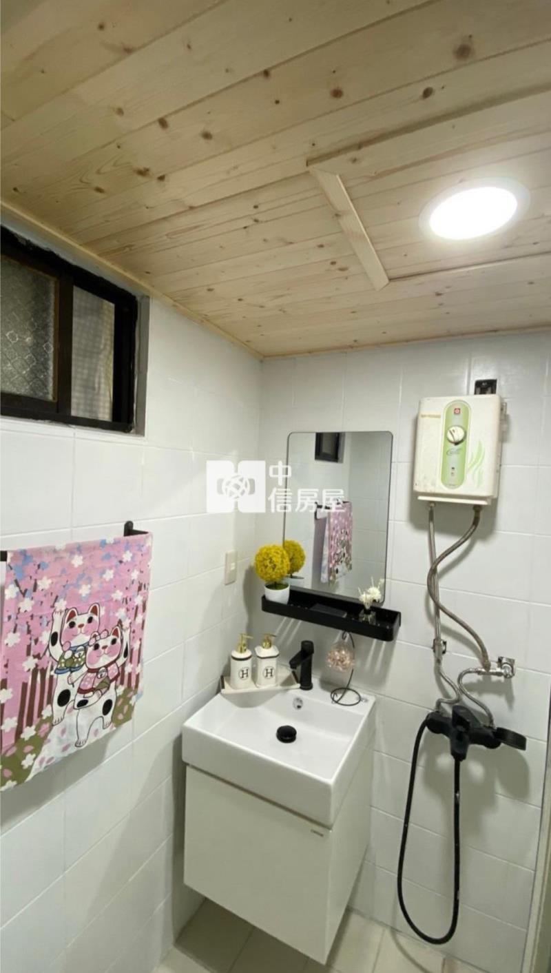 中原商圈稀有陽台溫馨美電梯套房房屋室內格局與周邊環境