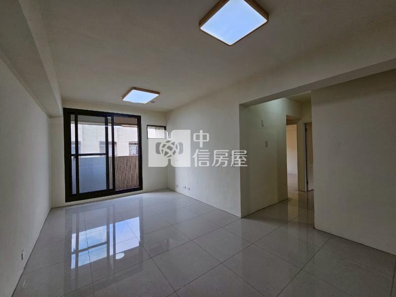 秀泰影城全新整理採光三房房屋室內格局與周邊環境