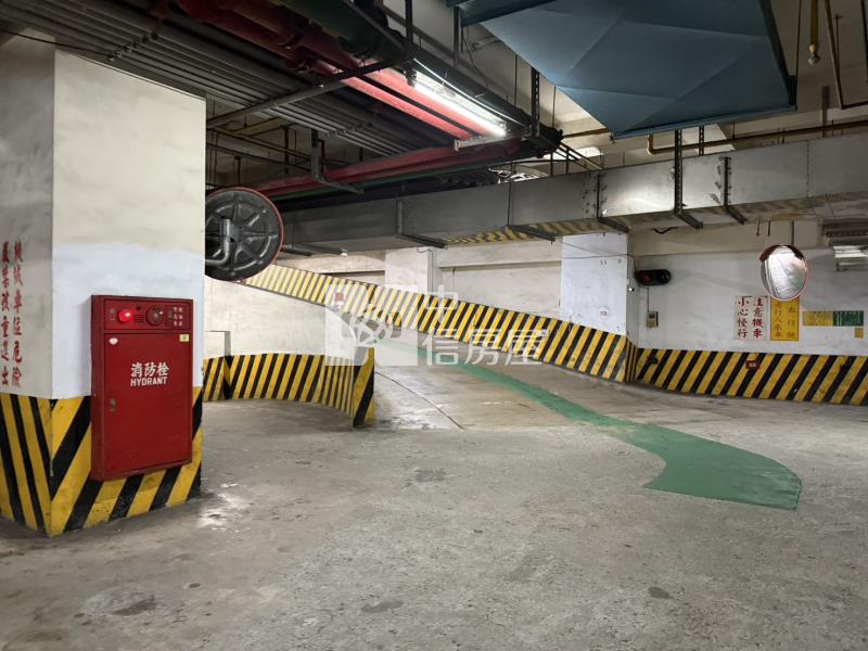 東區大露台3+1車位萬坪綠景房屋室內格局與周邊環境