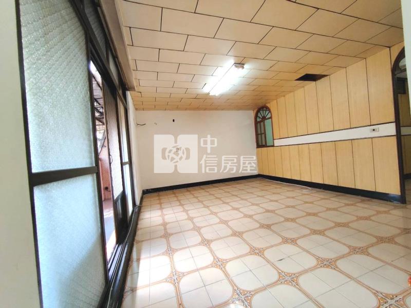 【新世紀】桃園區愛國街三房公寓房屋室內格局與周邊環境