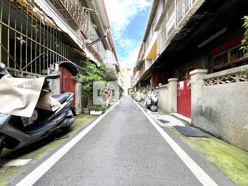 草屯低總價鬧區大面寬透天厝房屋室內格局與周邊環境